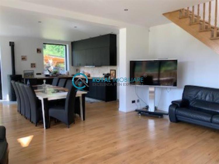 Royal Imobiliare - Vanzare vila/pensiune in zona Harghita