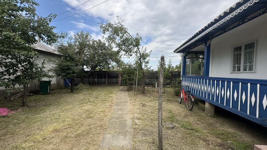 Casa traditionala+teren 1172mp intravilan in Lunca Corbului, Arges