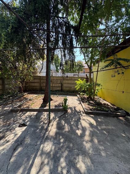 Casa zona centrala cu spatiu comercial