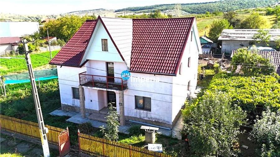 Vila 5 camere, 740 teren, asfalt , centru Horlesti  Iasi - 9