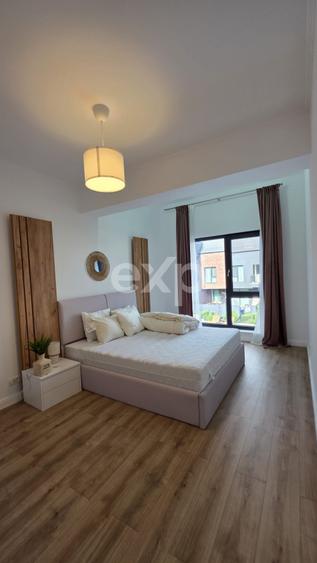 Tunari -3 dormitoare | 4 băi | 2 livinguri | terasă+piscina | 180 mp | mobilată