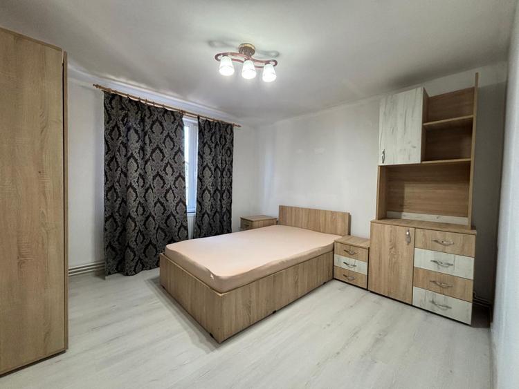 Apartament de vanzare, 2 camere, 50 mp, etaj 3, zona Independentei