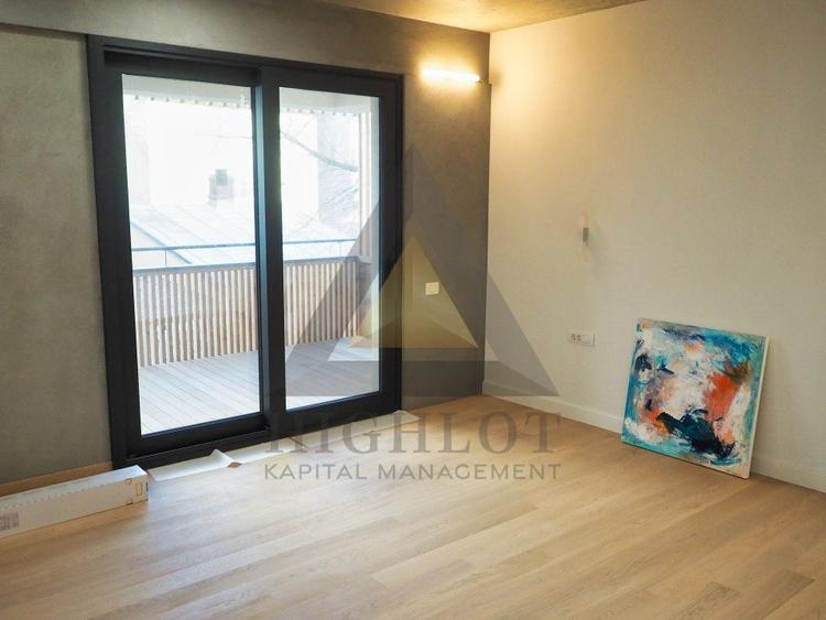 Apartament cu 4 camere decomandat în Dorobanți