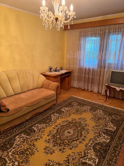 Apartament 3 camere de vanzare
