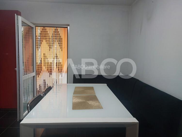 Apartament cu 2 camere decomandate si balcon de inchiriat in Strand - 9
