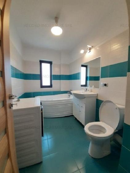 Apartament 3 camere,2 bai,et.1,balcon,parcare subterana! zona Marasti