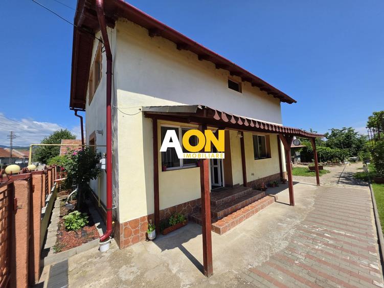 Casa 4 camere + anexe, 636 mp teren, la asfalt, Vințu de Jos