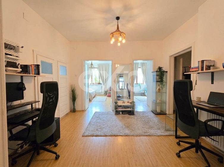 Decebal, Delea Noua, apartament de vanzare etaj 1 cu centrala proprie