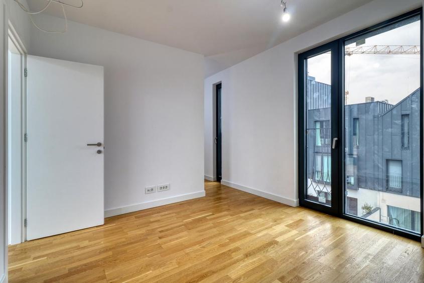 Luxury 5-room Townhouse - OMV Pipera