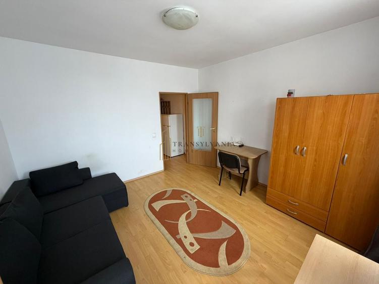 Garsonieră spațioasă de vânzare – etaj 1, bloc cu lift