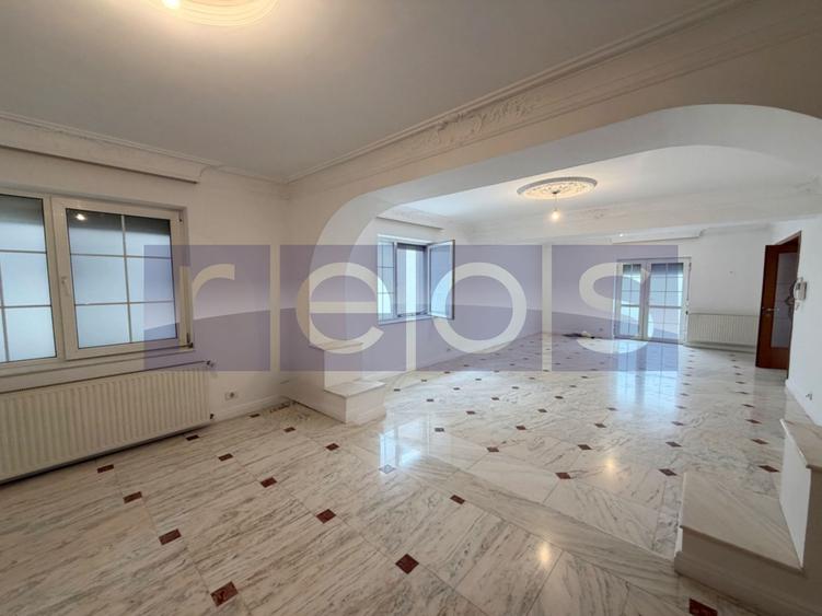 VANZARE VILA | 5 CAMERE | S+P+E+M | CURTE SUPERBA | ZONA COLENTINA