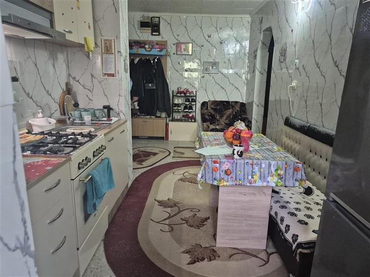 Apartament 3 camere decomandat zona Galata-Iasi