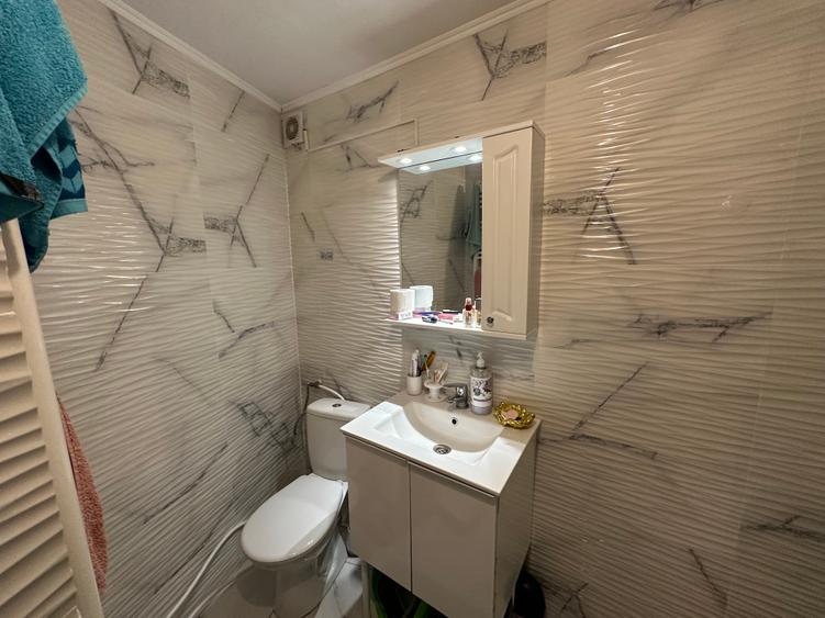 2 camere renovat | Piața Romană–B-dul Bălcescu | Etaj 1/ Renovated Piața Romană