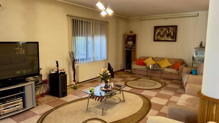 Vila individuala P+1+M cu deschidere la Lacul Snagov, piscina, sauna, ponton !