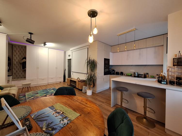 Apartament cu 3 camere, 64 mp, gradina 120 mp, zona Parcului Poligon