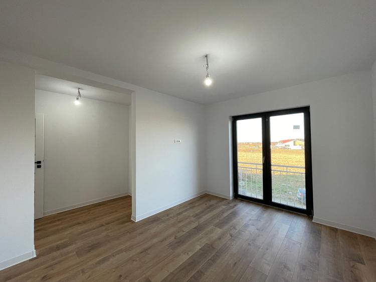 Duplex despartit prin camera tehnica finisaje premium Mosnita