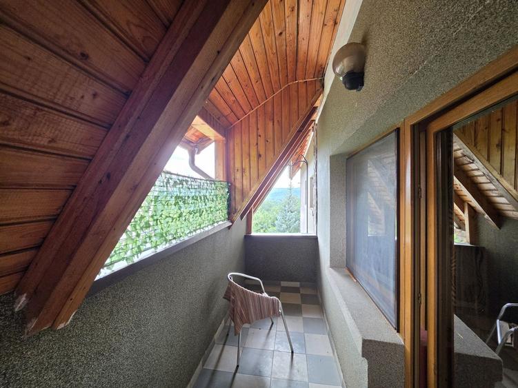 Casă Vilă cu 9 camere și piscină încălzită în localitatea Cornu