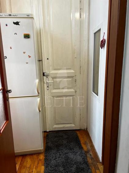 Apartament o camera în zona MAGAZINUL CENTRAL