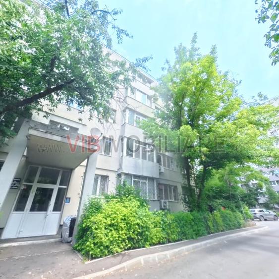 Metrou Gorjului/ Str Apusului /3 camere / 59mp/