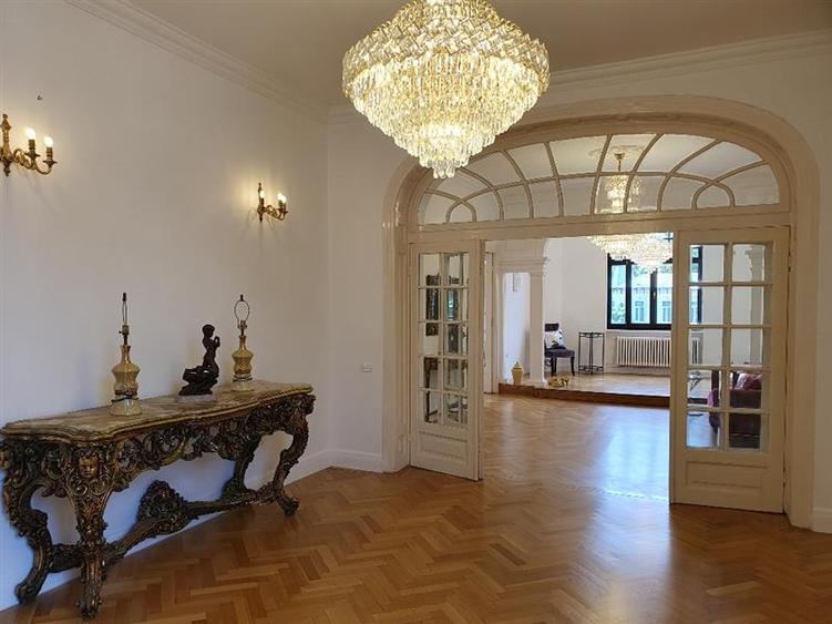 Apartament spatios, reprezentativ, office.