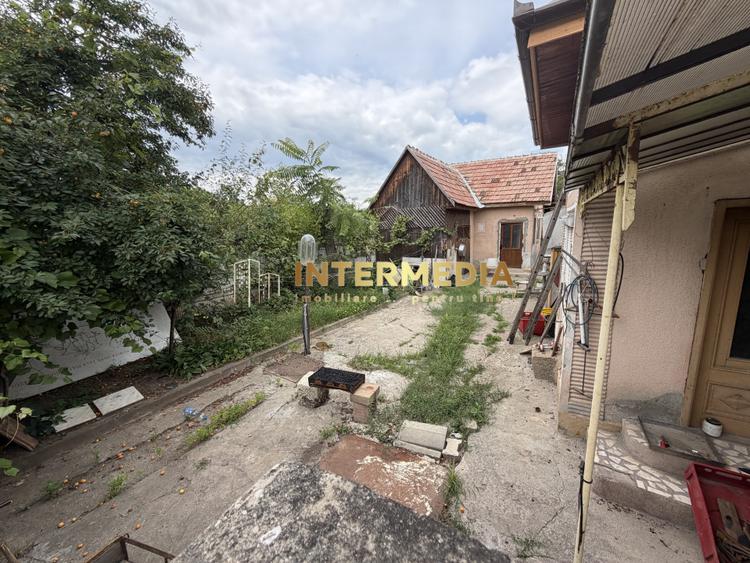 OKAZIE! Casă Centru 4 Camere Baie Bucatarie 483 mp Teren Renovabila Asfalt Utili