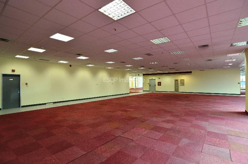 Iride Business Park cladirea 2, Pompei, 323 - 6915 mp 0% comision!