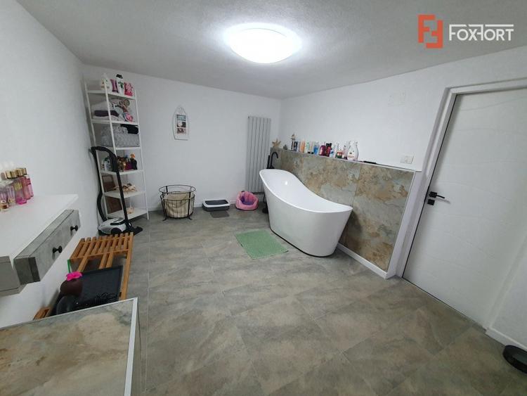 COMISION 0% Casa individuala cu 5 camere si teren de 669 mp - Sag