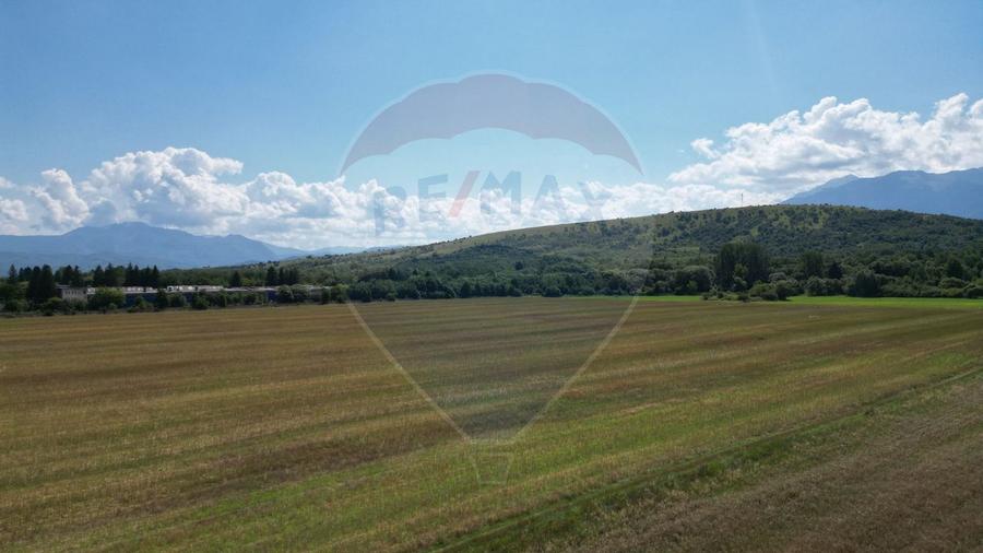 Teren intravilan de vânzare 1180 mp – Zărnești