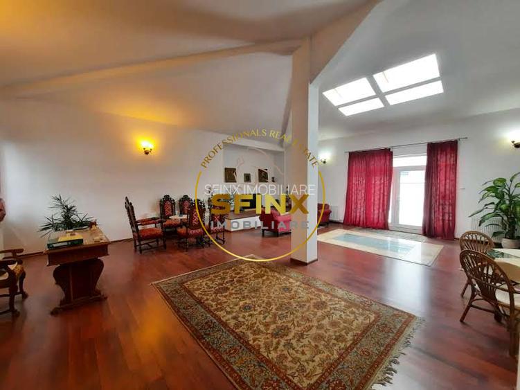 Parc Cismigiu, de vanzare vila interbelica cu 2 apartamente, curte, parcare - 2