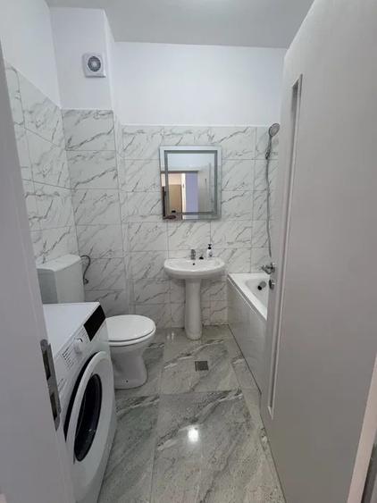 Garsoniera de inchiriat –Dotari: - TV lux plus loc de parcare