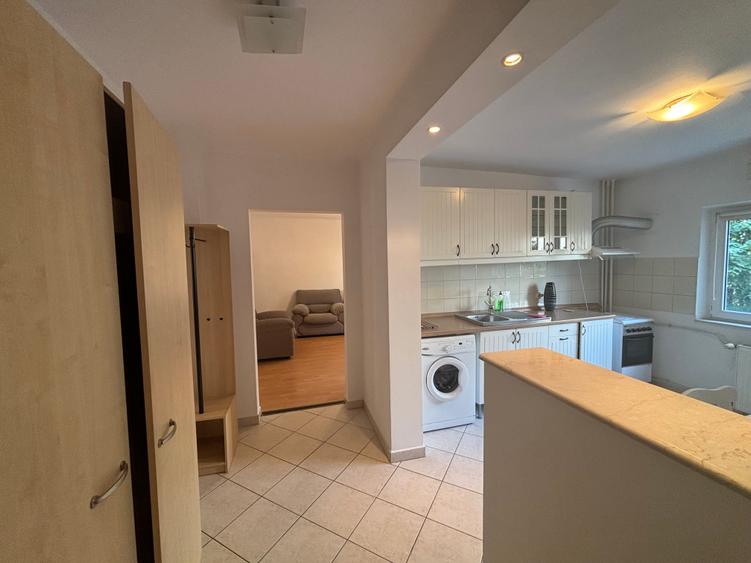 Inchiriere apartament de 3 camere