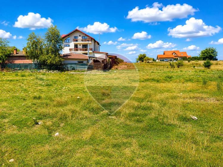 Teren intravilan cu PUZ aprobat Rasnov -Glajarie, 1372- 3966mp