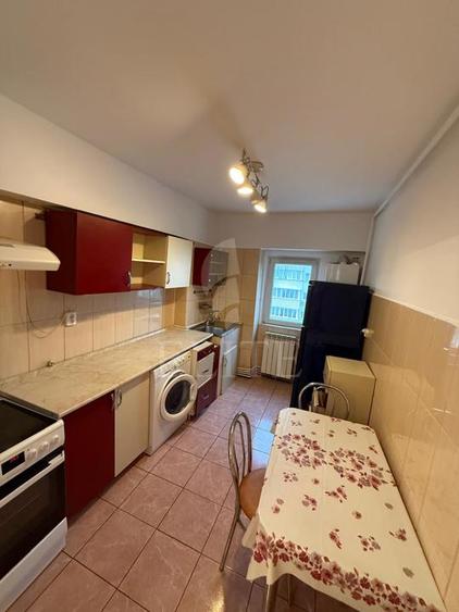 Apartament 3 camere în zona PIATA ZORILOR