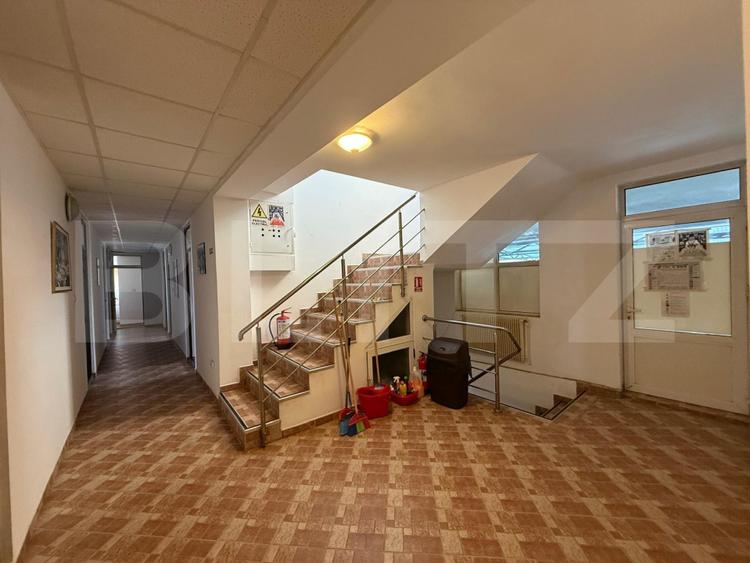 Hotel de închiriat, 12 camere, zona Peugeot