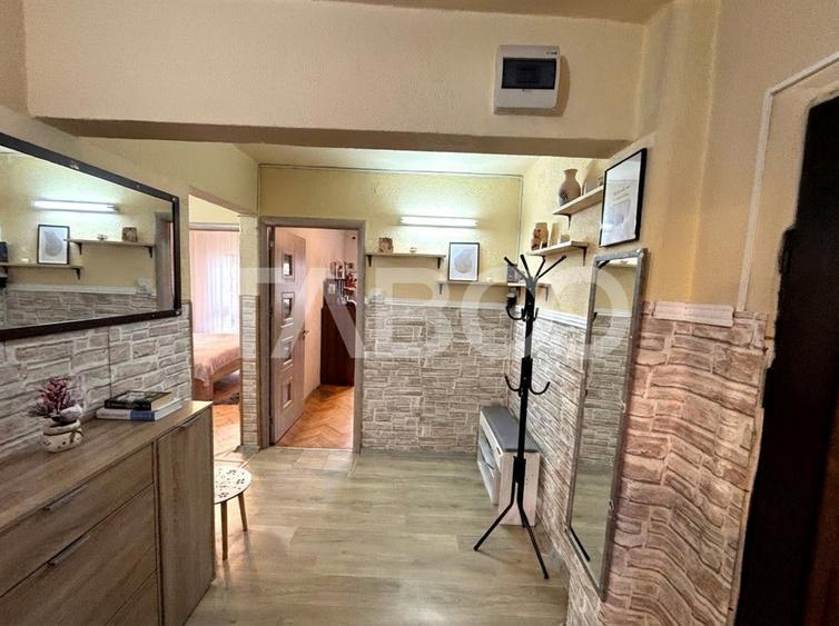 Apartament 3 camere decomandat de vanzare  55mp etaj 2   Valea Aurie
