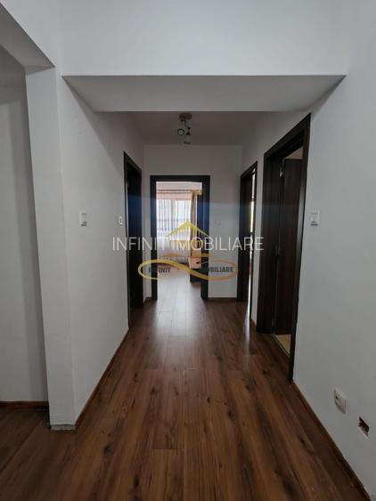 Apartament cu 2 camere decomandate de închiriat