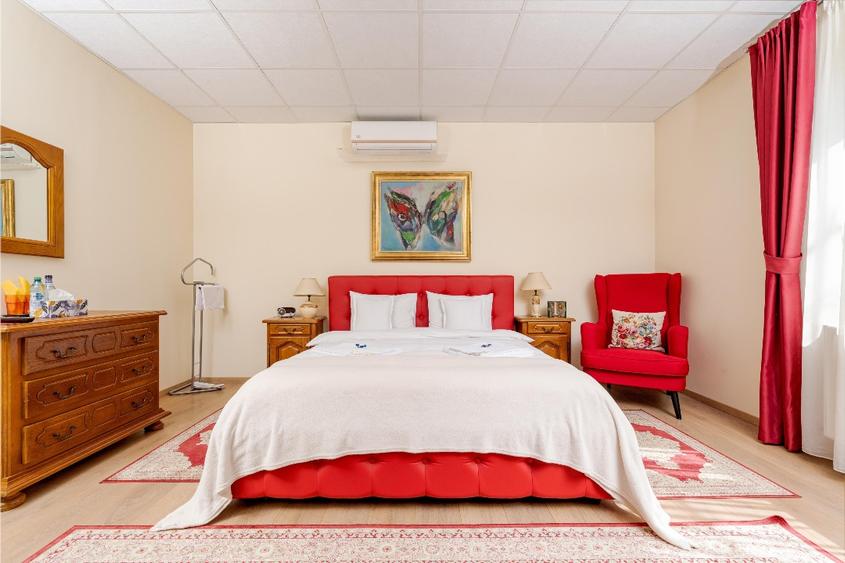 Casă individuală de închiriat – 200 mp utili, curte proprie 250 mp, teren 400 mp