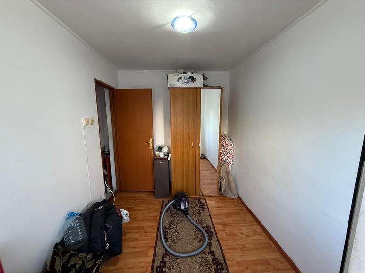 Ap 3 camere - decomandat - Campina - strada Milcovului