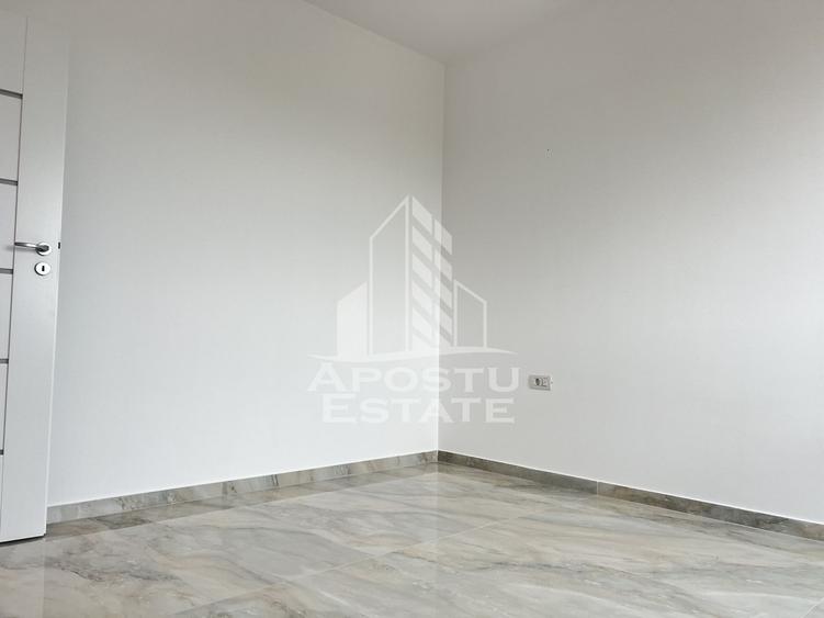 Duplex P+E, 4 camere, 2 locuri de parcare, in Sanandrei
