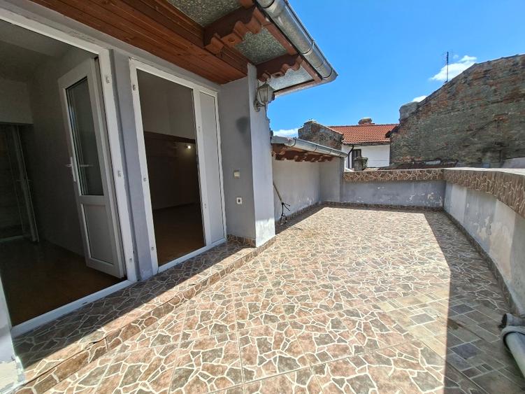 Piata Unirii, Calea Calarasilor, Hala Traian, PROPRIETAR, vand casa P+M, 4 cam.