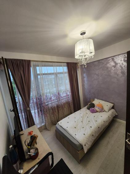 Apartament cu 4 camere, 90 mp, terasa de 35 mp, zona Stadionului
