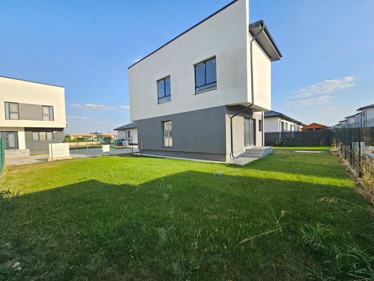 Casă 4 camere, 140 mp, teren 400 mp, mutare imediată