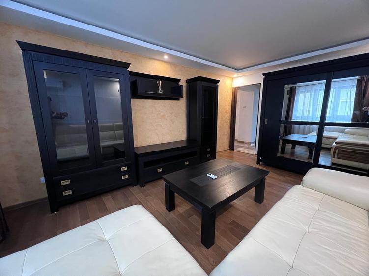 Apartament 2 camere,decomandat, zona Lido-Casa de pensii