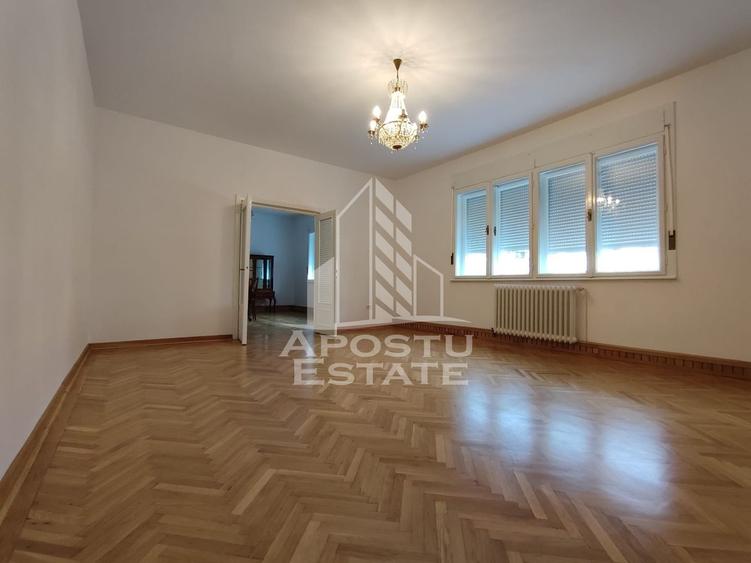 Apartament cu 5 camere 170 mp, zona Ultracentrala