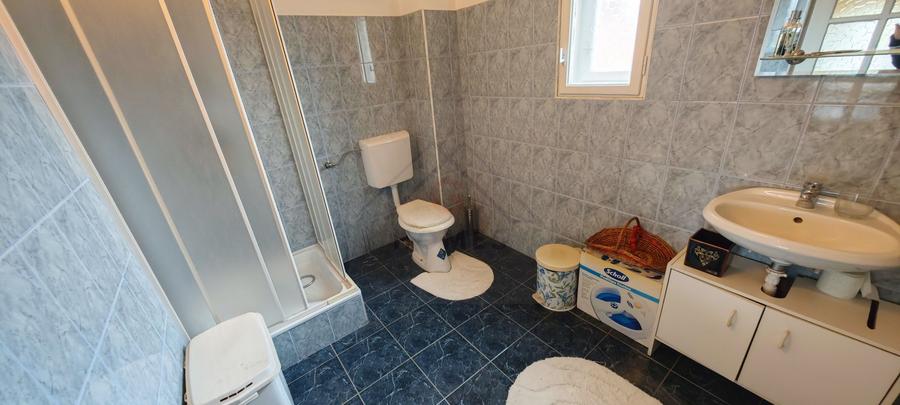 Casa cu garaj la 1 km de Bd. Cetatii! Plata esalonata! COMISION ZERO!