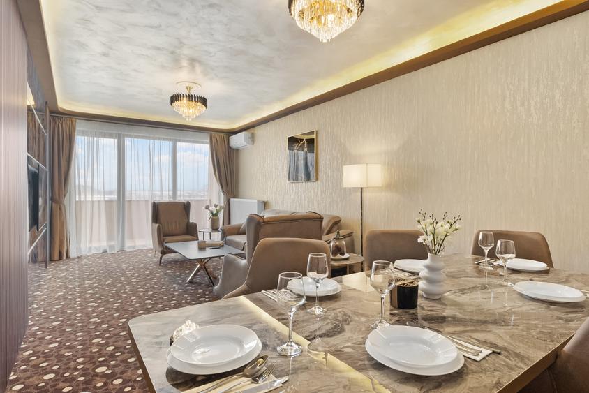 Complex RIF, Apartmente de inchiriat zona Mall Coresi, 2 camere cu 2 bai, 93 mp