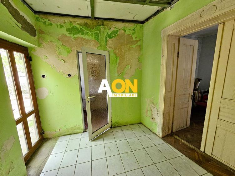 Casa veche, 5 camere, 287 mp teren, zona Prefectura. Necesita renovare