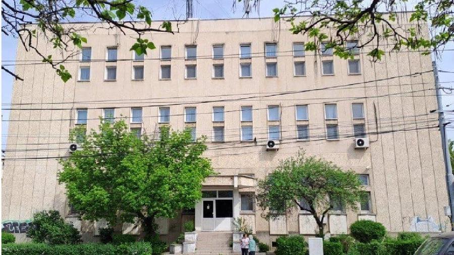 Cladire comerciala 1.493 mp + Teren 825 mp - Ploiesti