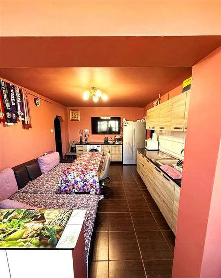 SOARELUI - RENOVAT - 4 CAM - 2 BAI - ETAJ 3 - CENTRALA PROPRIE - BOXA