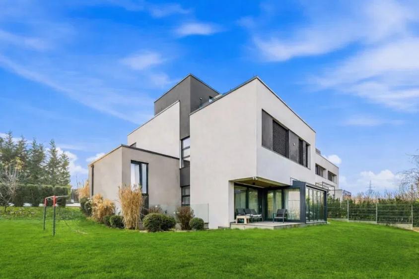 Casa individuala, 302 mp utili, teren 1000 mp, zona Calea Turzii